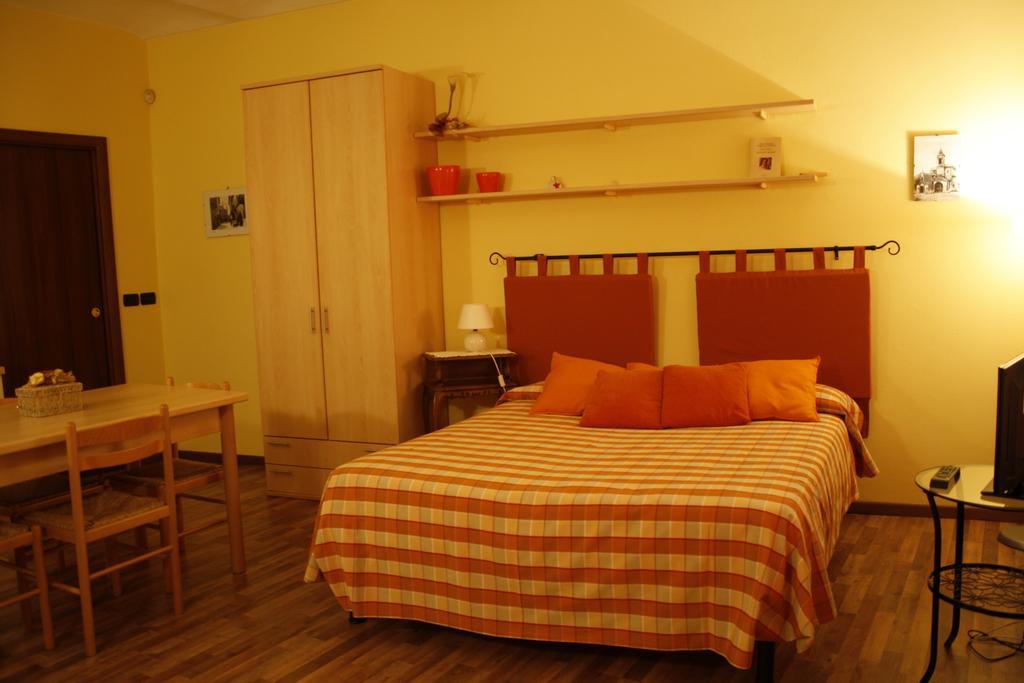 Appartement Cà Veja à Montà Chambre photo