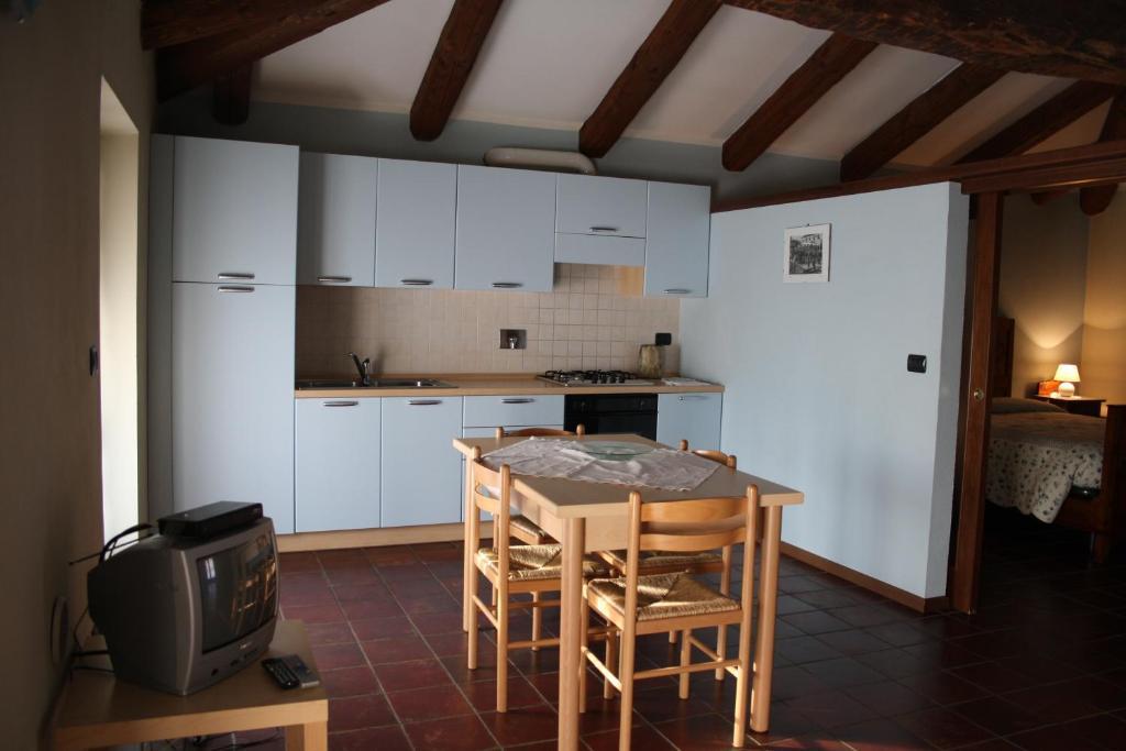 Appartement Cà Veja à Montà Chambre photo