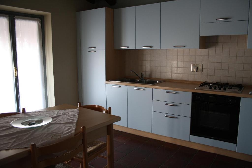 Appartement Cà Veja à Montà Chambre photo